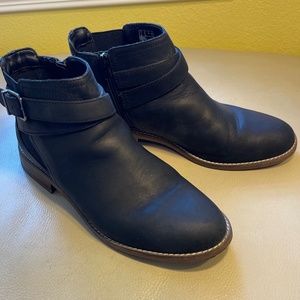 Clarks Camzin Hale Chelsea Bootie